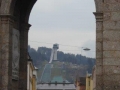 Blick vom Triumpfbogen zum Berg Isel