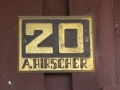 Türschild in der Straße Apollonia Hirscher